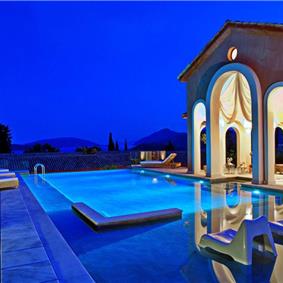 5 bedroom villa with infinity pool on Lefkada, sleeps up to 14